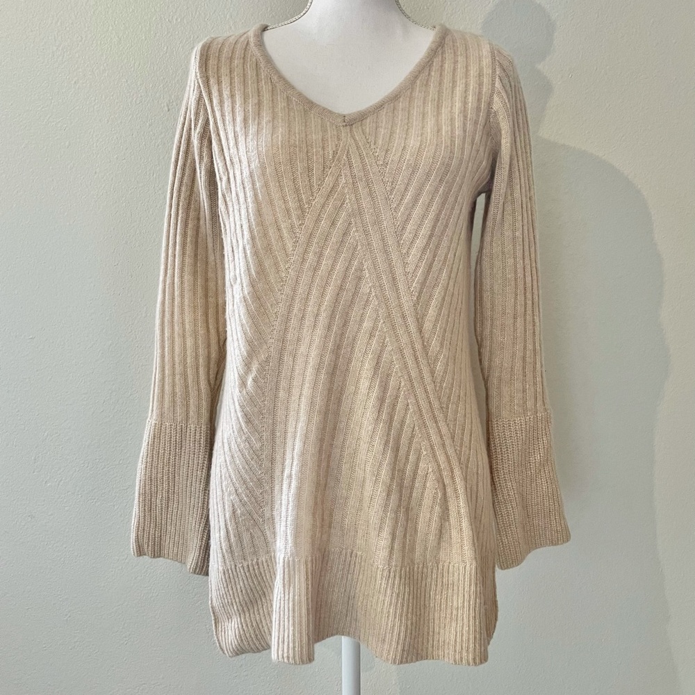 Design history 100% cashmere tunic sweater size small split hem